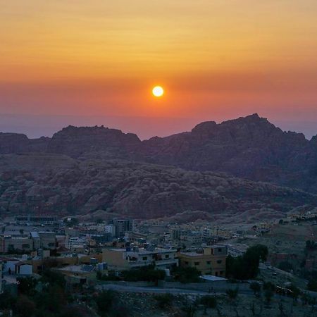 Abraham Hostel Wadi Musa Exterior photo