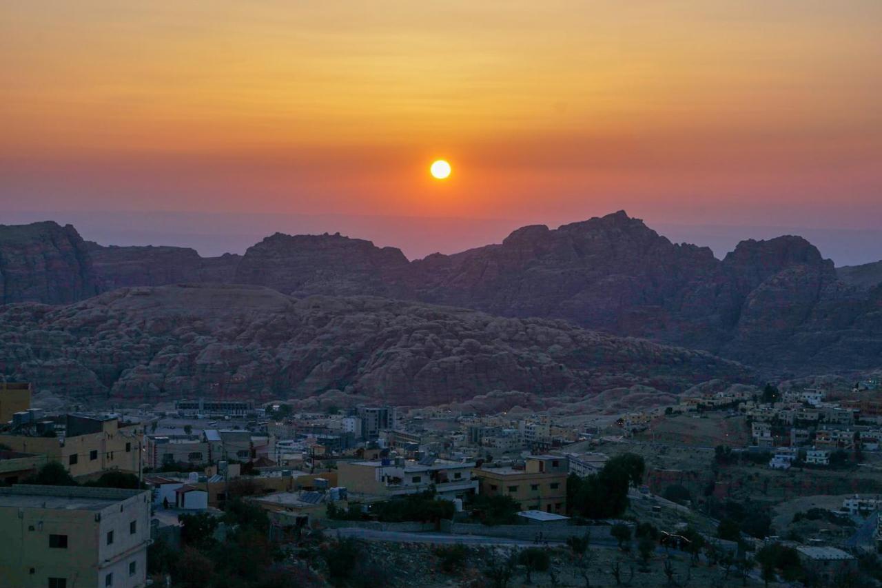 Abraham Hostel Wadi Musa Exterior photo